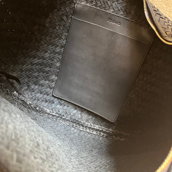 Madewell Essential Curve leather woven shoulder bag - Picture 2 of 4